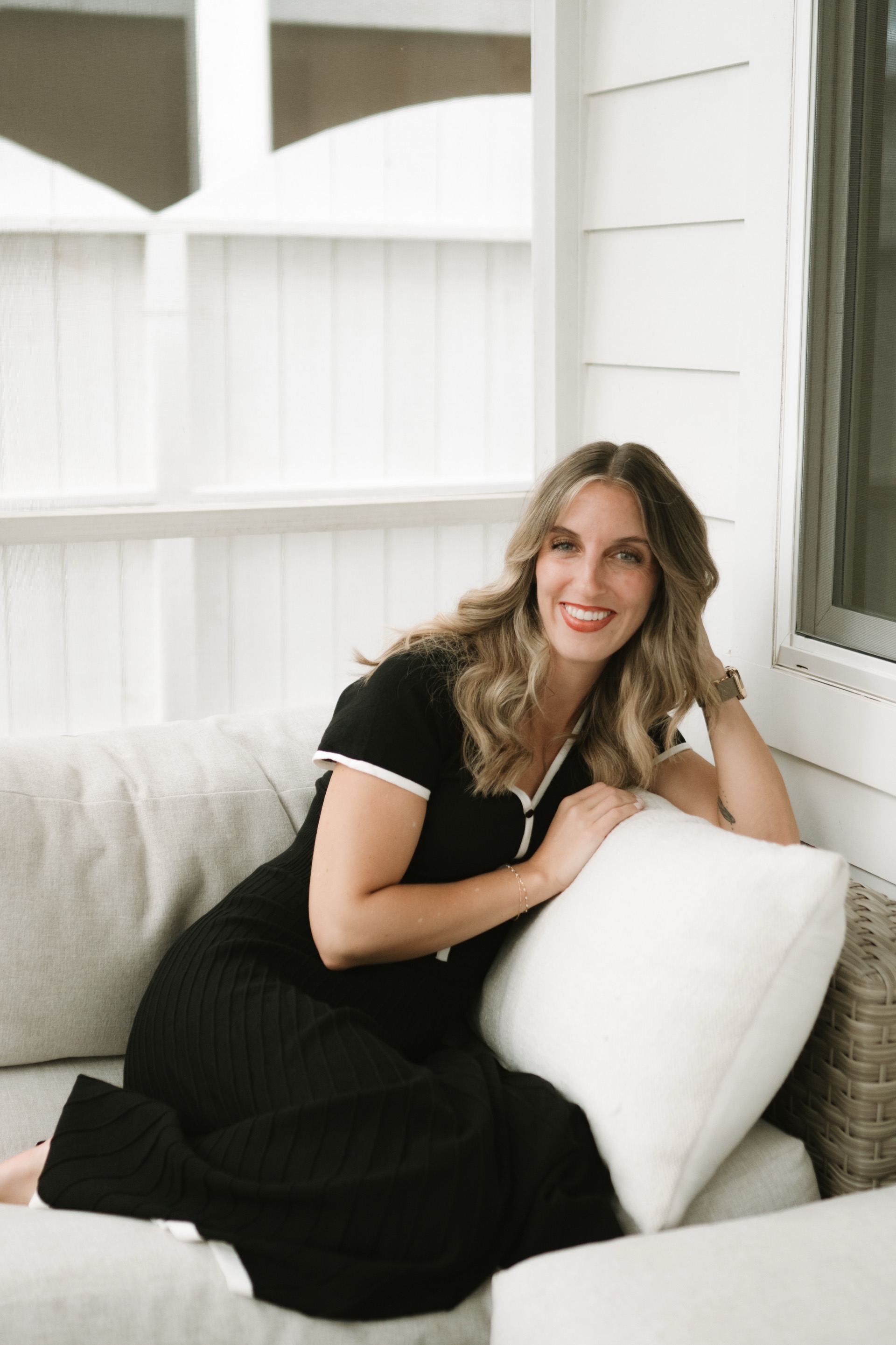 Woman trading forex at home building financial independence in 2026